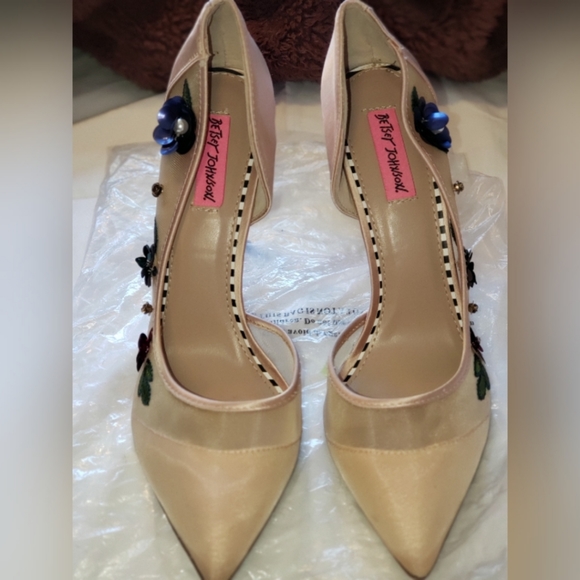 betsey johnson satin shoes